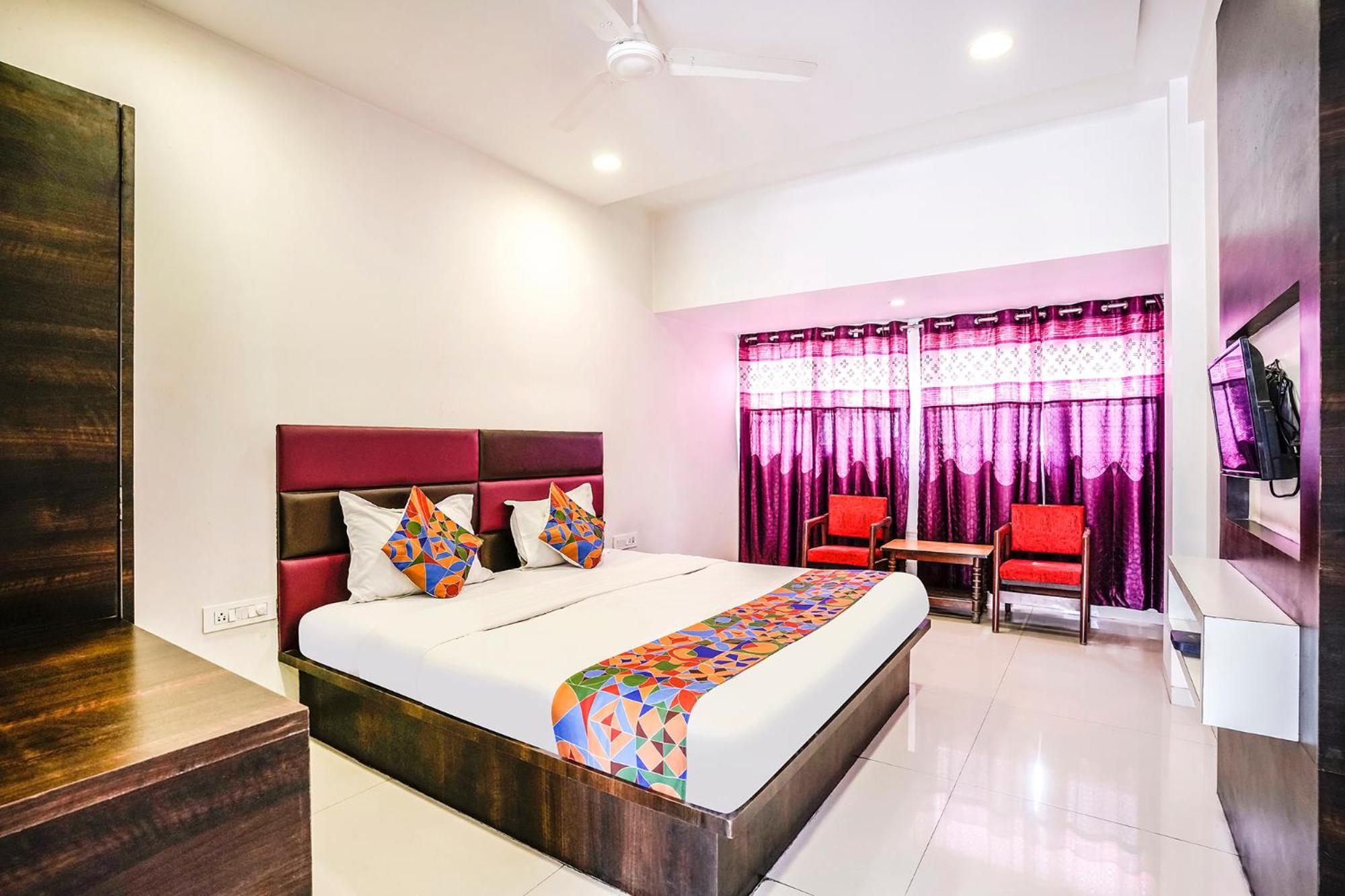 สปอต ออน 63194 โฮเต็ล ราช ทัวริสต์ Hotel นาสิก ภายนอก รูปภาพ